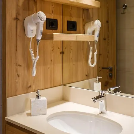 Bellavista Apartmanhotel 3*